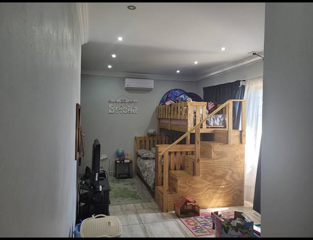 4 BEDROOM SECTIONAL TITLE TO LET IN DONKERHOEK AH